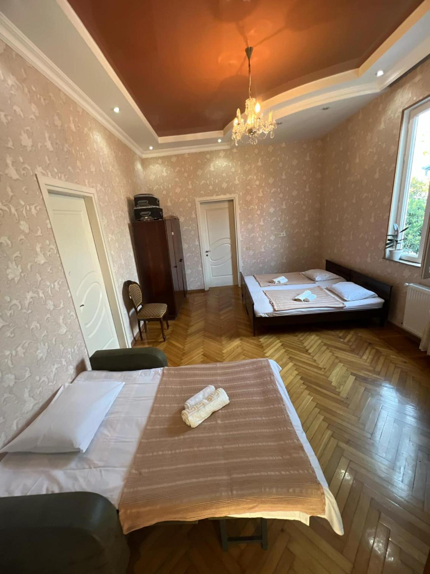 Guest House Romanadze Кобулети Екстериор снимка