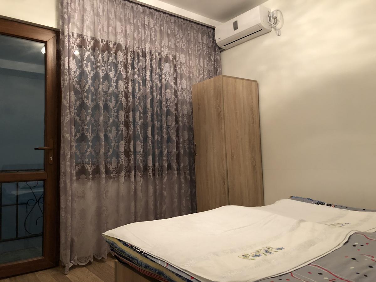 Guest House Romanadze Кобулети Екстериор снимка