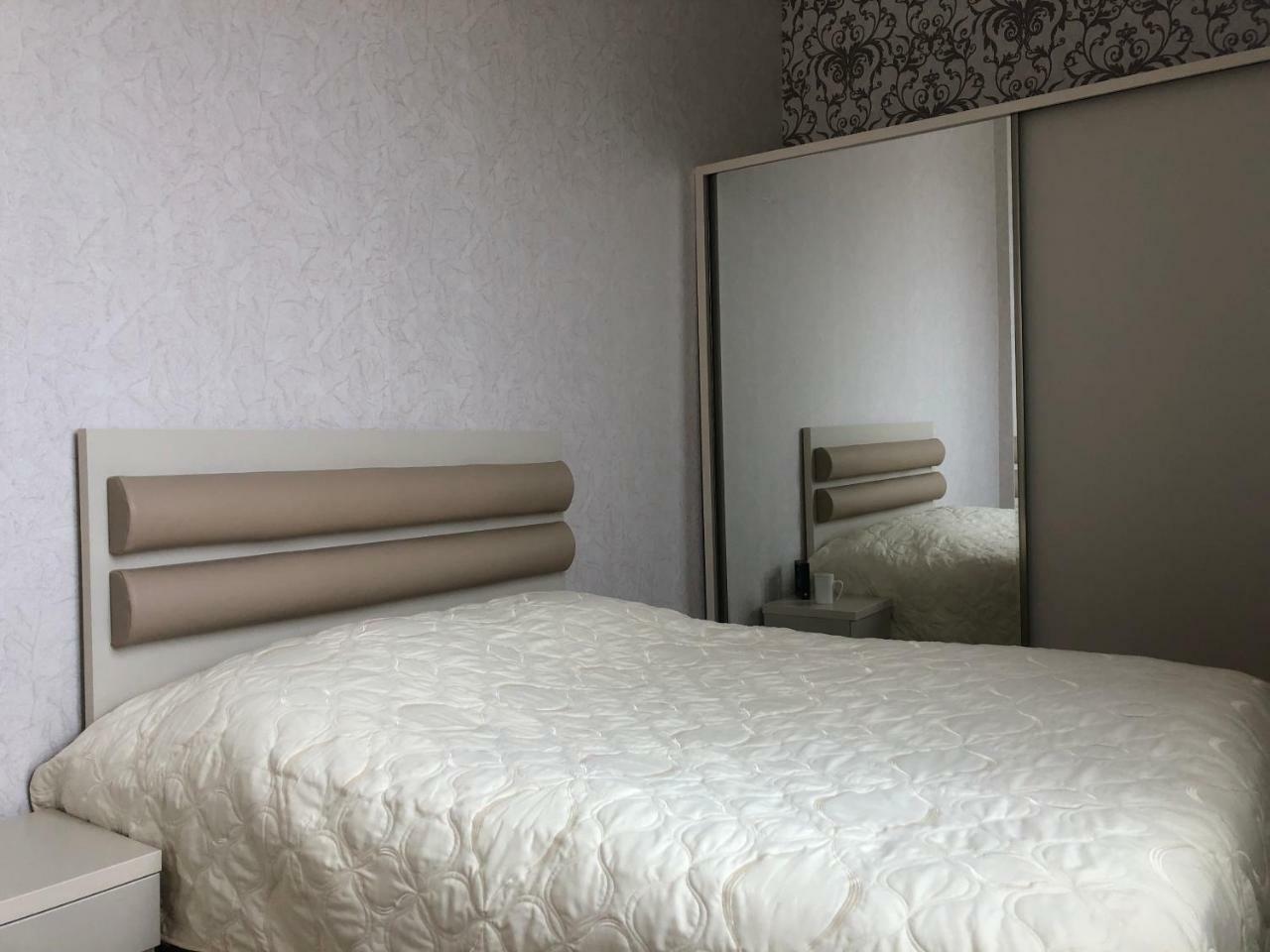 Guest House Romanadze Кобулети Екстериор снимка