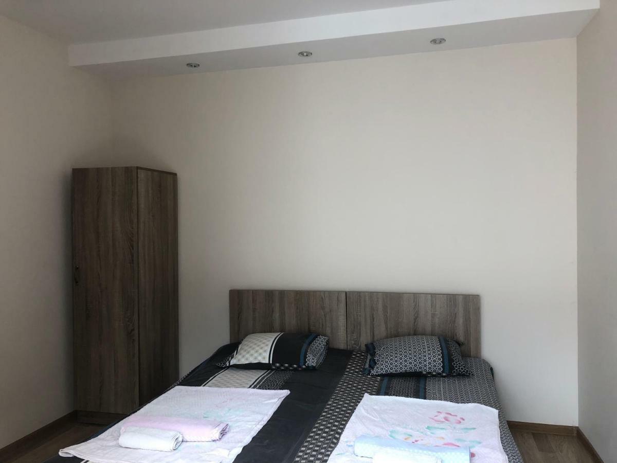 Guest House Romanadze Кобулети Екстериор снимка